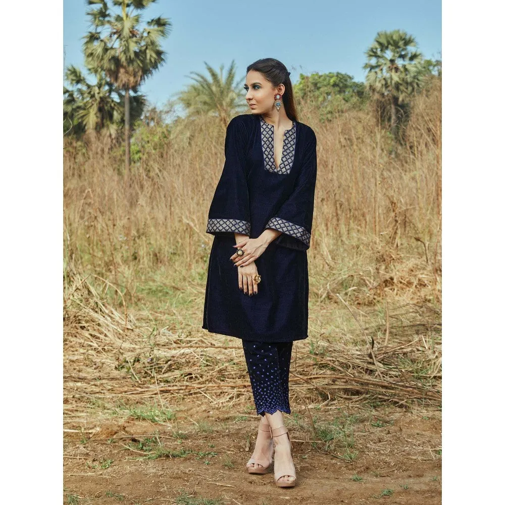 MONK & MEI Anne Kurta and Dhoti Pants- Blue (Set of 2)
