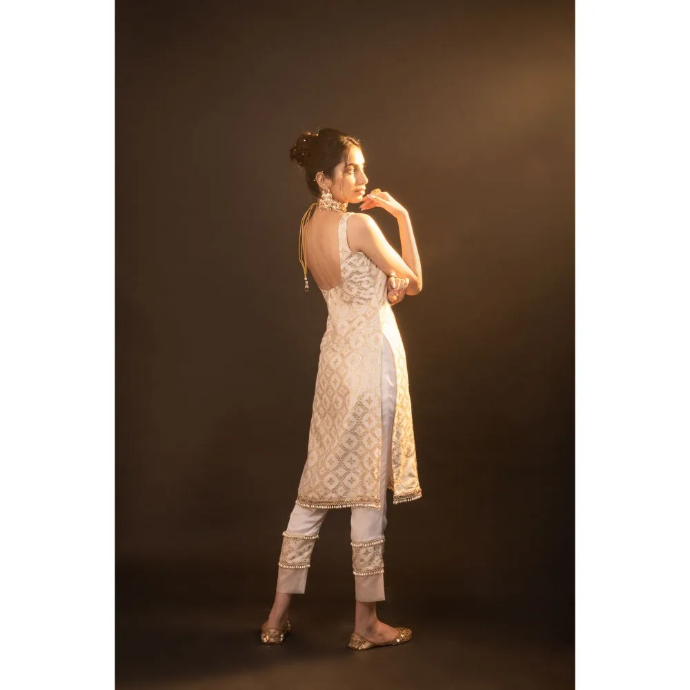 Monk & Mei Eloise Sleeveless Kurta With Dupatta (Set of 3)